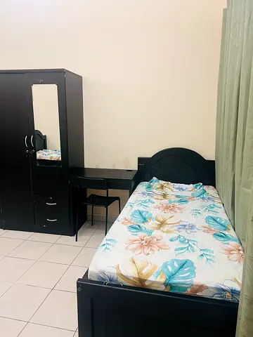 Standard bedspace for professionals