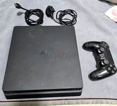 PS4 Slim 500GB - Very Clean Condition + 1 Controller