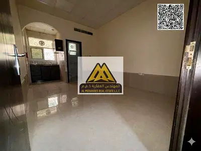 مساحة كبيرة جدا | مطبخ شبه منفصل | موقع مميز بجوار المحكمة وجامعة عجمان وقريب من شارع الشيخ عمار
