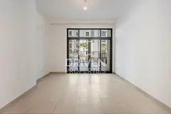 Bright and Spacious Unit with Big Terrace