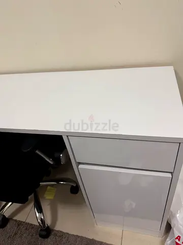White Computer table with Drawers - Good Condition