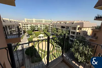 Upgraded | 3 Bed+Maid | Spacious Layout