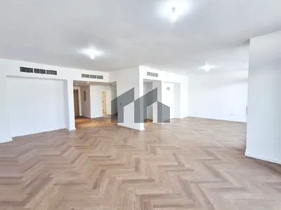 فيلا فخمه |  7 غرف نوم |  موقع مميز