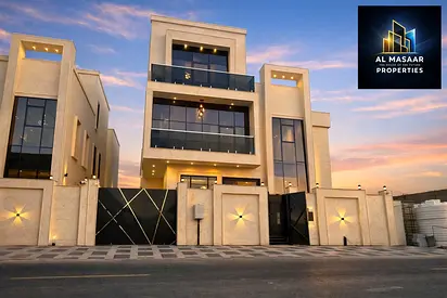 Villa for sale, two floors and a roof, 7 master bedrooms, with elevator, swimming pool, water and electricity.