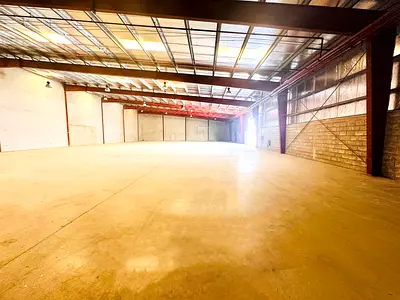 Spacious Warehouse I Prime Location I High Ceiling