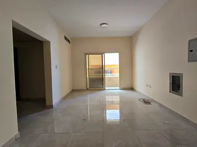 Unmissable opportunity! Spacious one-bedroom apartment with a balcony offering an open view. Ideal for families, close to all public and commercial se