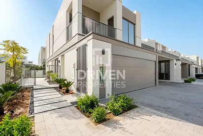 Corner | Near Pool and Park | Multiple Options