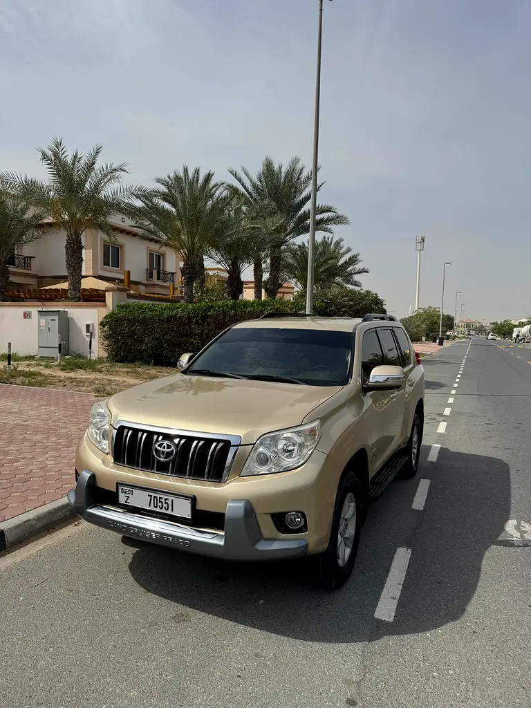 Toyota Prado 2013 — photo 1 of 14