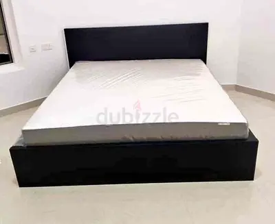 IKEA malam king‑size bed (180 × 200 cm) with 2 storage drawers underneath and an IKEA mattress ✨