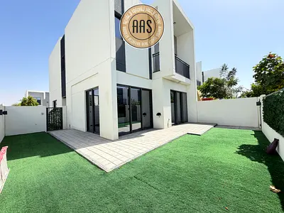 Affordable Price ! 4Bedroom Townhouse Available For Rent in La Rosa