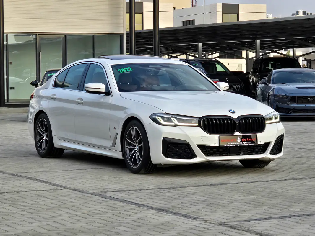 BMW 5-Series 2022 — photo 1 of 20