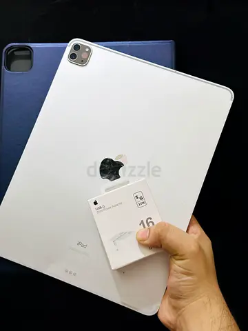 Ipad pro 12.9 4th generation (1tb) with sim and WiFi