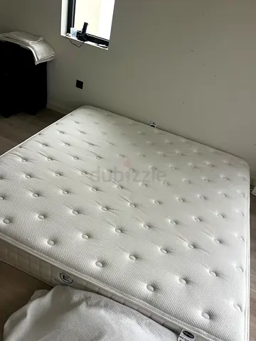 The Mattress Store Englander Emperor Size Mattress 200 X 200 - Lightly Used, Clean and Comfortable