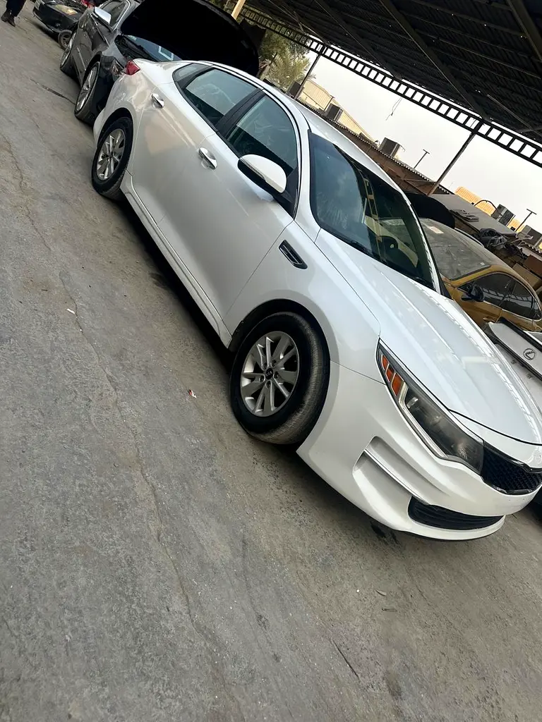 Kia Optima 2018 — photo 1 of 7