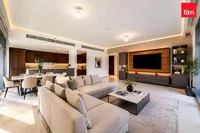 Ready to move | +2400 Sqft | Maid Room | Emaar