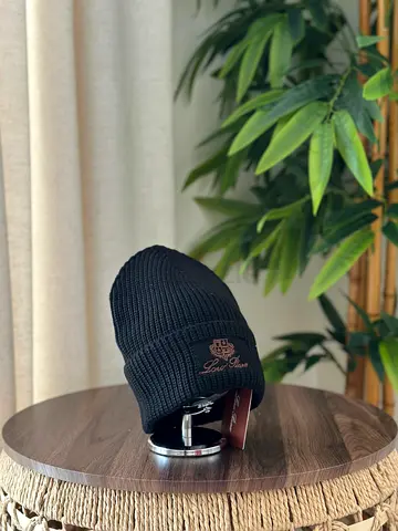 Loro piana Black Ribbed Knit Beanie Hat — New with Tags