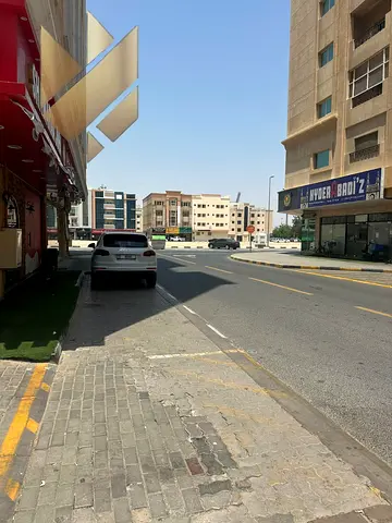 للايجار ارض باركينات مويلح الجديده | موقع استراتيجي مميز | علي شارع رئيسي | مساحه 10 الف قدم | تصلح باركينات | تقع داخل الكتله السكينه | تسهيلات |