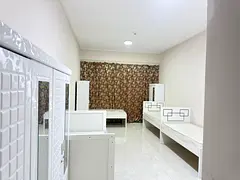 LADIES BED SPACE NEAR DIP METRO