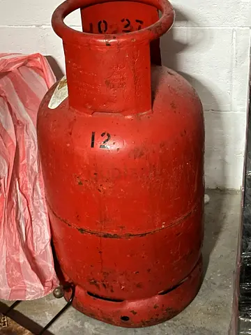 Gas Cylinder - perfect condition ( filled)