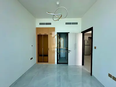 HIGH END LIVING SPACIOUS MODERN READY APARTMENT