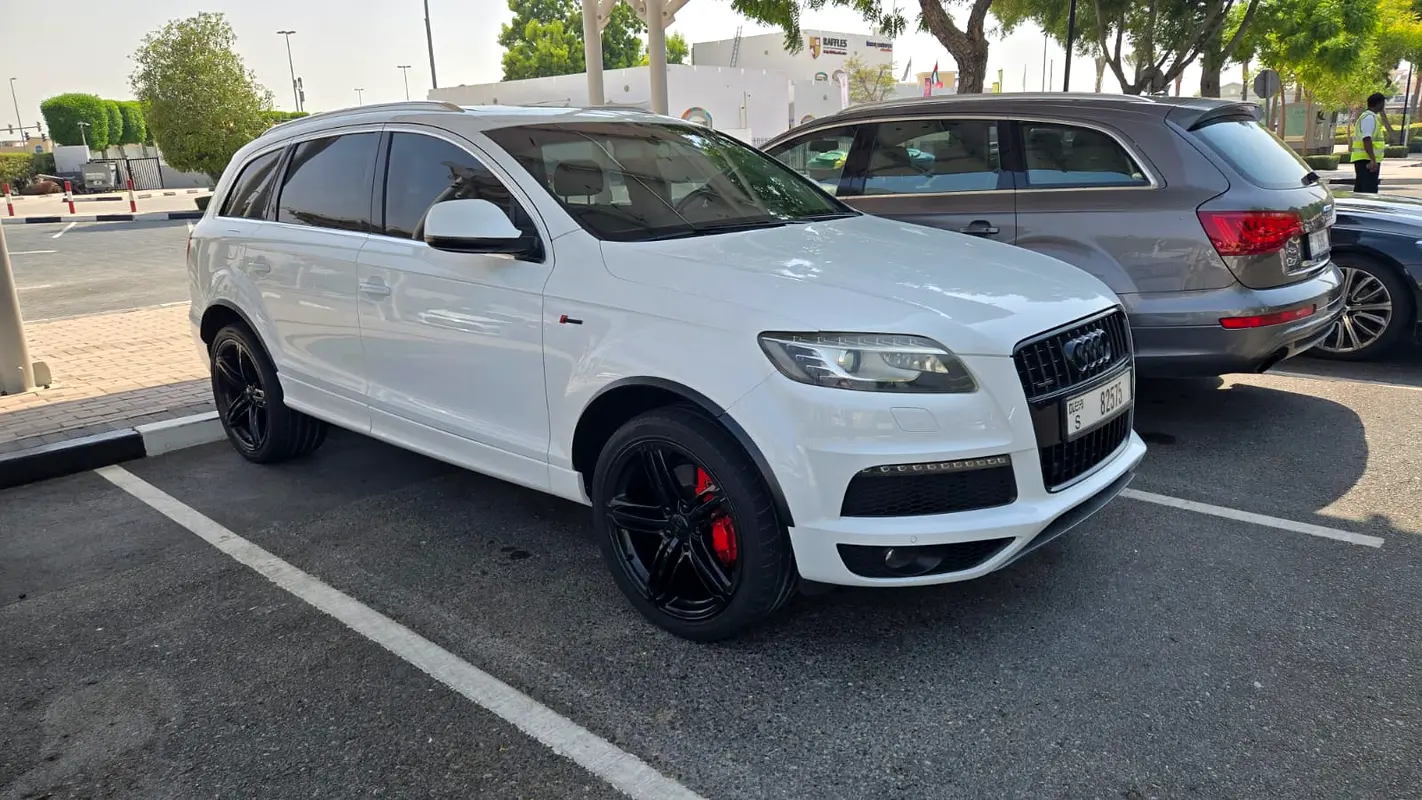 Audi Q7 2012 — photo 1 of 8