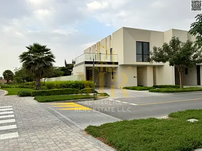 Take advantage of this exceptional opportunity to own a luxurious villa with an elegant architectural design and a swimming pool. The price is attract