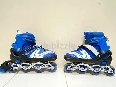 Skating shoe with full set