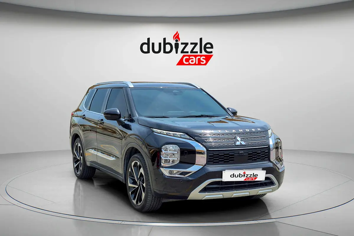 Mitsubishi Outlander 2023 — photo 1 of 18