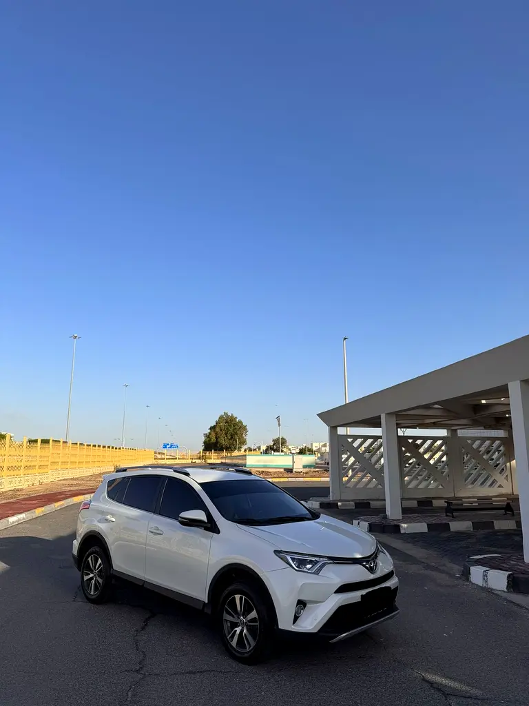 Toyota Rav 4 2018 — photo 1 of 8