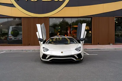 2017 Lamborghini Aventador S | GCC Specs | Super Clean and Low Mileage