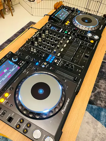 Pioneer CDJ 2000 nexus PAIR with DJM 900nexus DJ Mixer