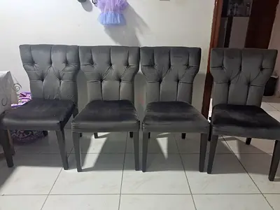 Set of 4 Elegant Velvet Dining Chairs – Good Condition – AED 200