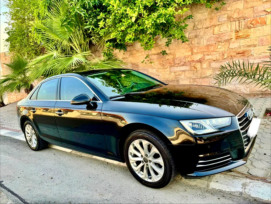 Audi A4 2016 — photo 1 of 7