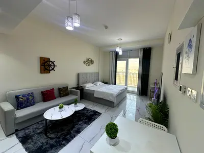 Immaculate Studio II Prime Location II Exclusive Offer