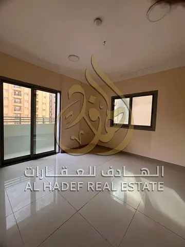 شقة غرفتين وصالة للإيجار السنوي – الشارقة / القاسمية  📍 موقع مميز وقريب من جميع الخدمات  تفاصيل الشقة:  غرفتين وصالة  مع موزّع (مساحة توزيع بين الغرف