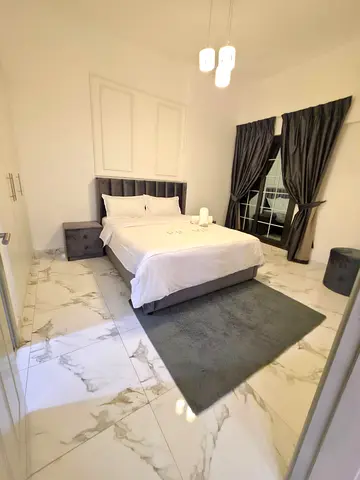 Newly Furnished II Spacious Layout II Ready To Move