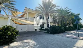 Rotunda Beach Front Villa | Marina View | Frond A