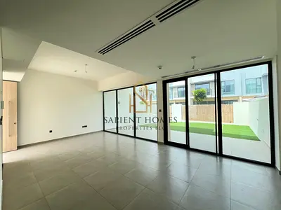 Single Row ! Close to Amenities ! Looks Brand New ! Vacant