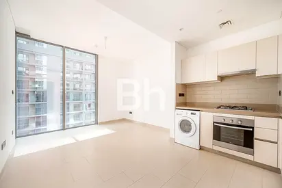 Pay up to 12 Cheques | Unfurnished | With Balcony