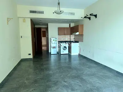 Unfurnished Large Studio/ Vacant / Multiple Cheques