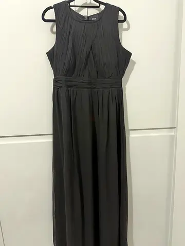 Long Black Sleeveless Evening Dress - Classic Formal Gown