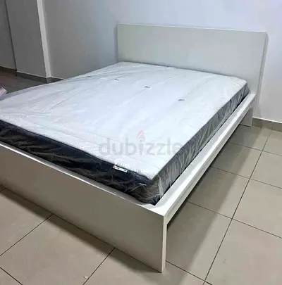 IKEA malam queen‑size bed (160 × 200 cm) with an IKEA mattress ✨