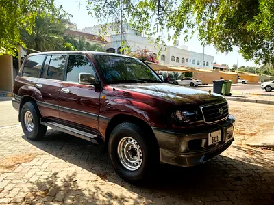 Toyota land cruiser 2002 gcc , V6, full options