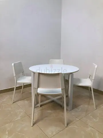 White 4-Chair dining set