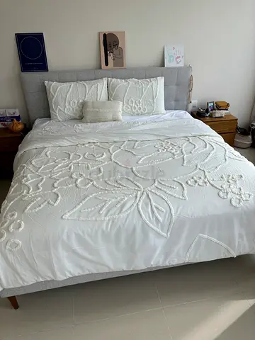 URGENT LUXURY BEDROOM ITEMS SALE: King bed with headboard, natural wooden Nightstands and Dresser