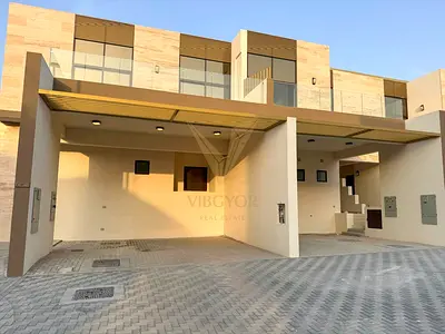 Corner Unit Vie Townhouse |Designer Finish |Vacant