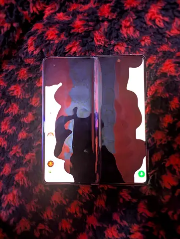 Samsung Galaxy Z Fold 3  inner LCD not working other in excellent condition ram12-256gb