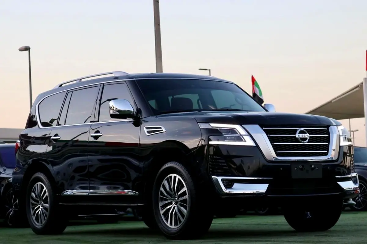Nissan Patrol 2021 — photo 1 of 9