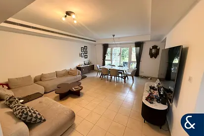 Exclusive | Lake backing | Three Bedrooms