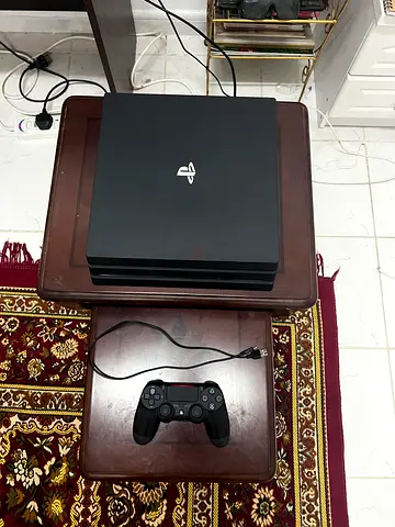 Japanese PlayStation 4 Pro with DualShock 4 Controller - سوني بليستيشن 4 مع كنترولر